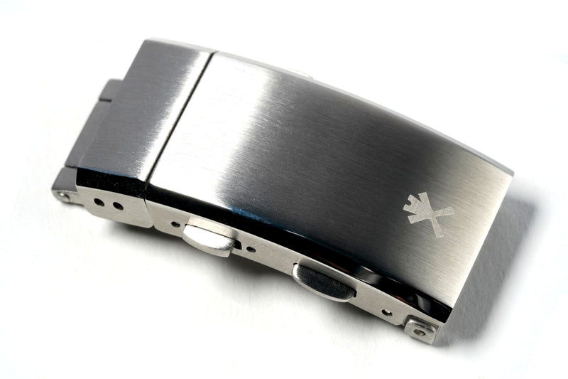 Grey Ratchet Clasp Rubber Strap
